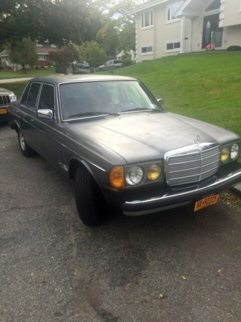 classic 1985 mercedes 300d turbo diesel sunroof reliable daily driver (carfax)