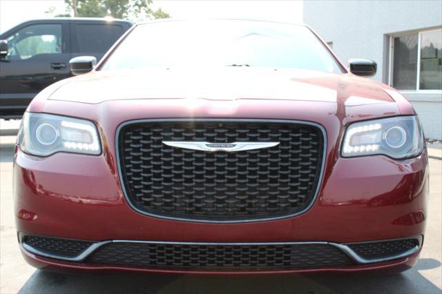 2019 chrysler 300 touring
