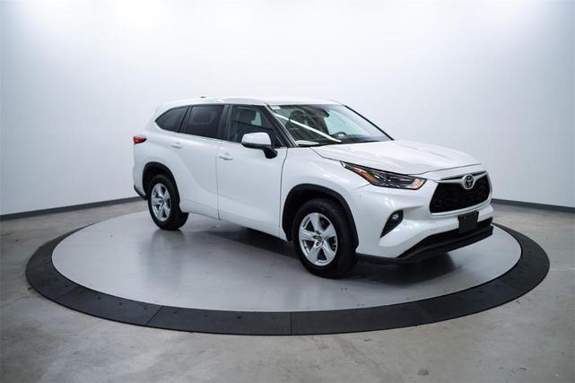 2023 toyota highlander le