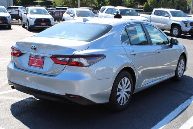 2024 toyota camry hybrid le