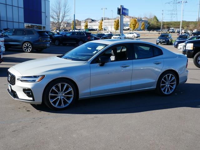2021 volvo s60 t5 awd momentum