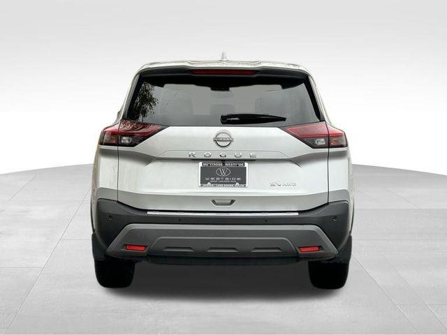 2022 nissan rogue sv
