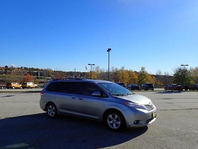 2012 toyota sienna le 7-passenger auto access seat le 7-passenger auto access seat 4dr mini-van for sale in bangor, maine