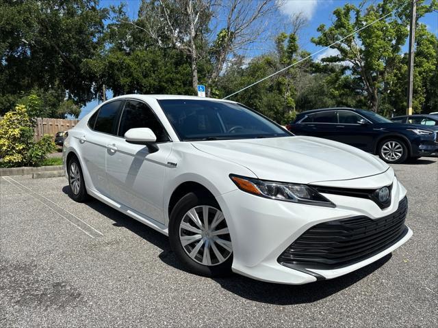 2020 toyota camry le
