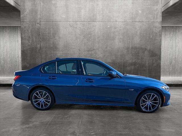 2022 bmw 330e base