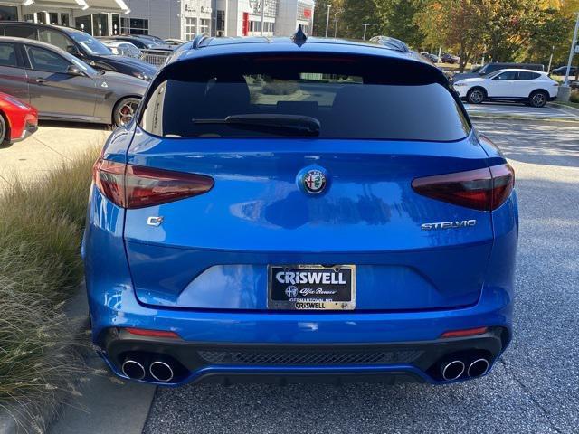 2022 alfa romeo stelvio quadrifoglio