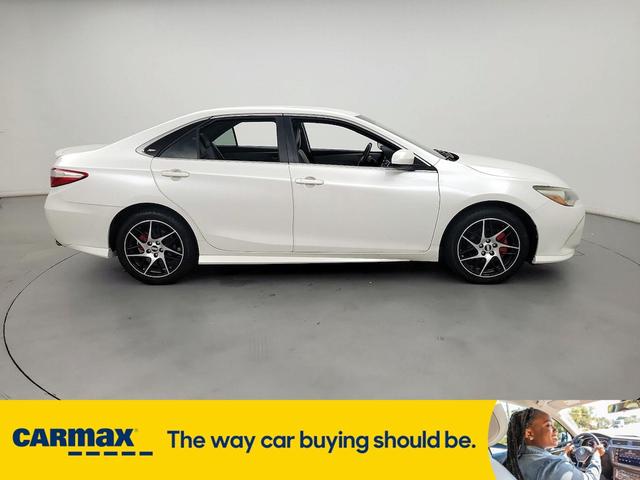 2016 toyota camry se