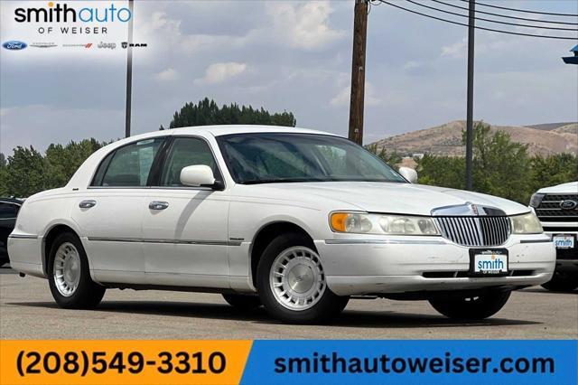 2000 lincoln town car executive