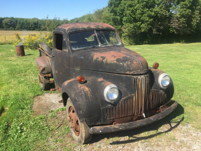 1945 studebaker truck - barn find! great for project/parts!