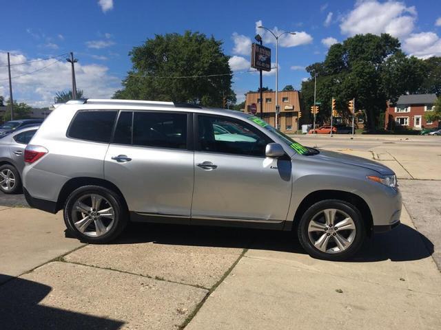 2012 toyota highlander in milwaukee, wisconsin