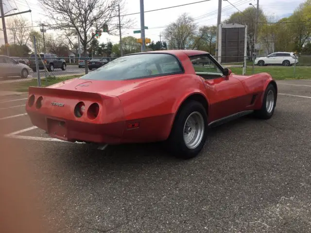 1980 corvette red w/ white only 50k miles runs and drives t-top cheap look!!!!