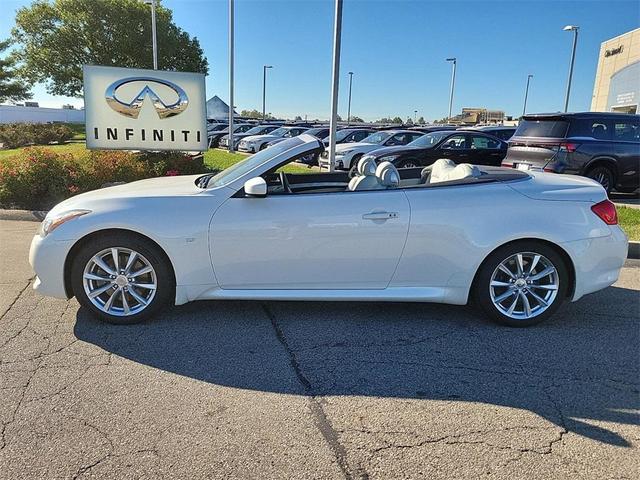 2015 infiniti q60 base