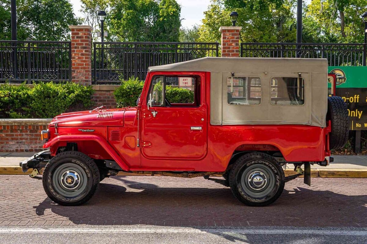 1983 toyota land cruiser lwb suv red fj43