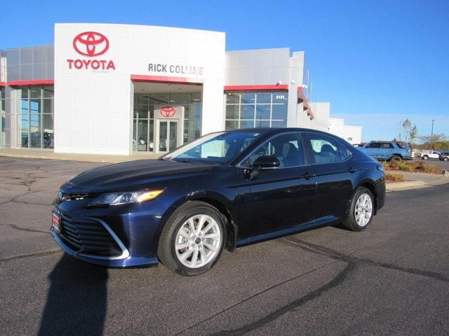 2022 toyota camry le