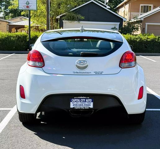 2012 hyundai veloster base
