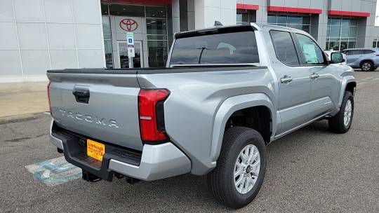 new 2024 toyota tacoma sr5 double cab 5' bed 4wd automatic