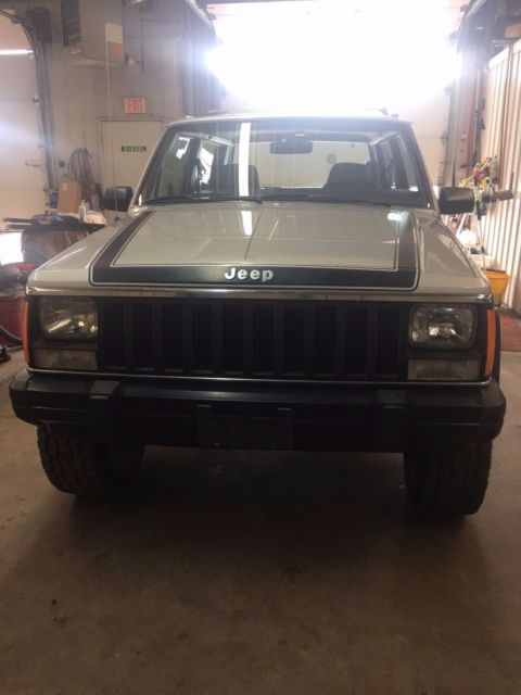1984 jeep cherokee chief
