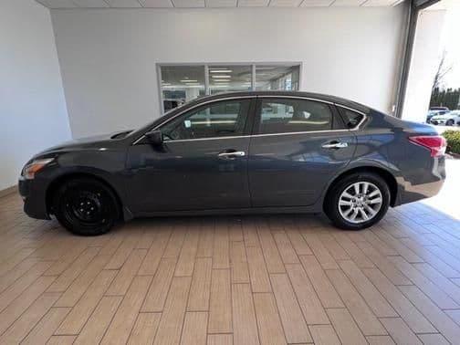 2013 nissan altima 2.5 s in sheboygan, wisconsin