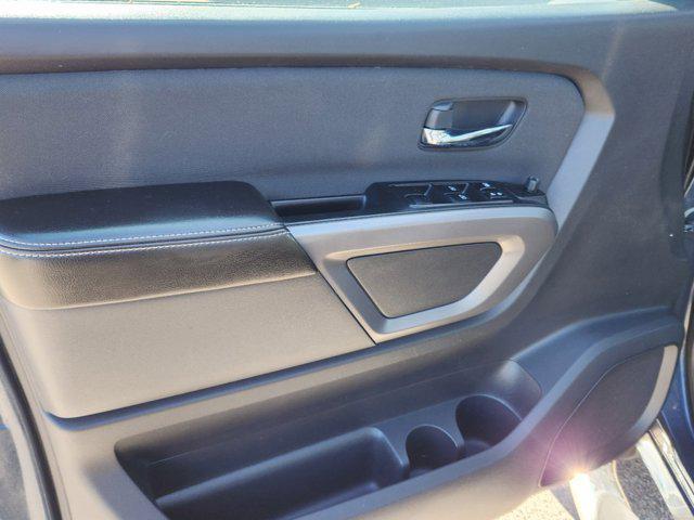 2015 nissan titan pro-4x