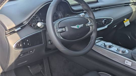 2025 Genesis GV70