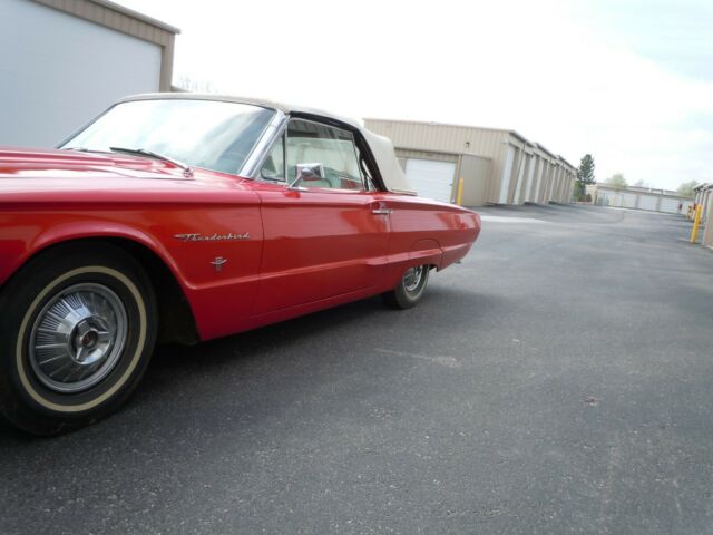 1964 ford thunderbird, 390 4bbl, tanneau option, very nice! no reserve!!!!