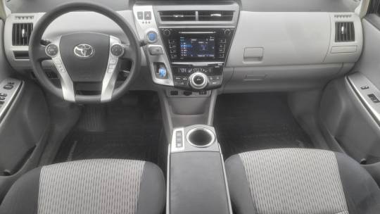 2016 Toyota Prius v (+)