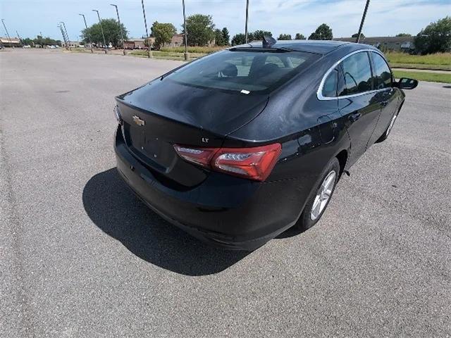 2022 chevrolet malibu fwd lt