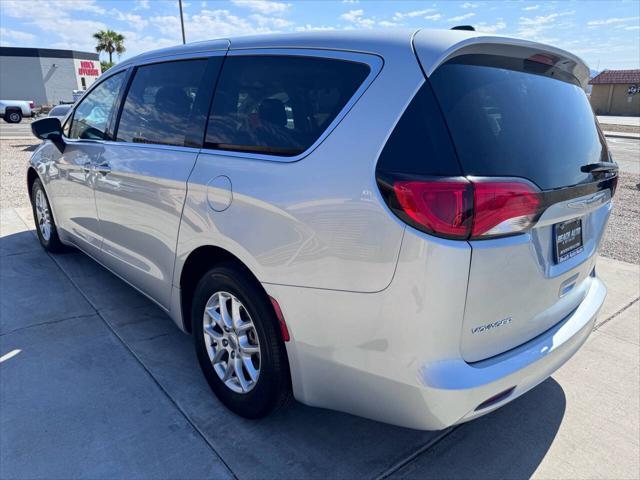 2022 chrysler voyager lx