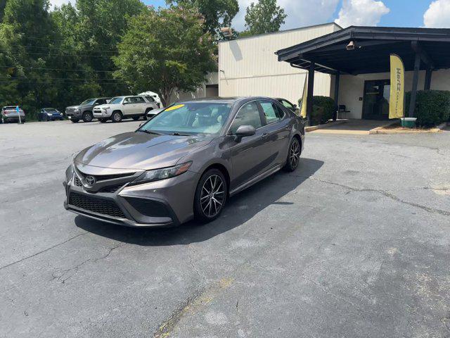 2021 toyota camry se