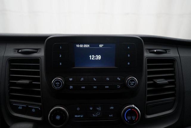 2022 ford transit-250 base