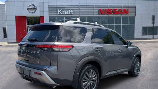 2024 Nissan Pathfinder sl
