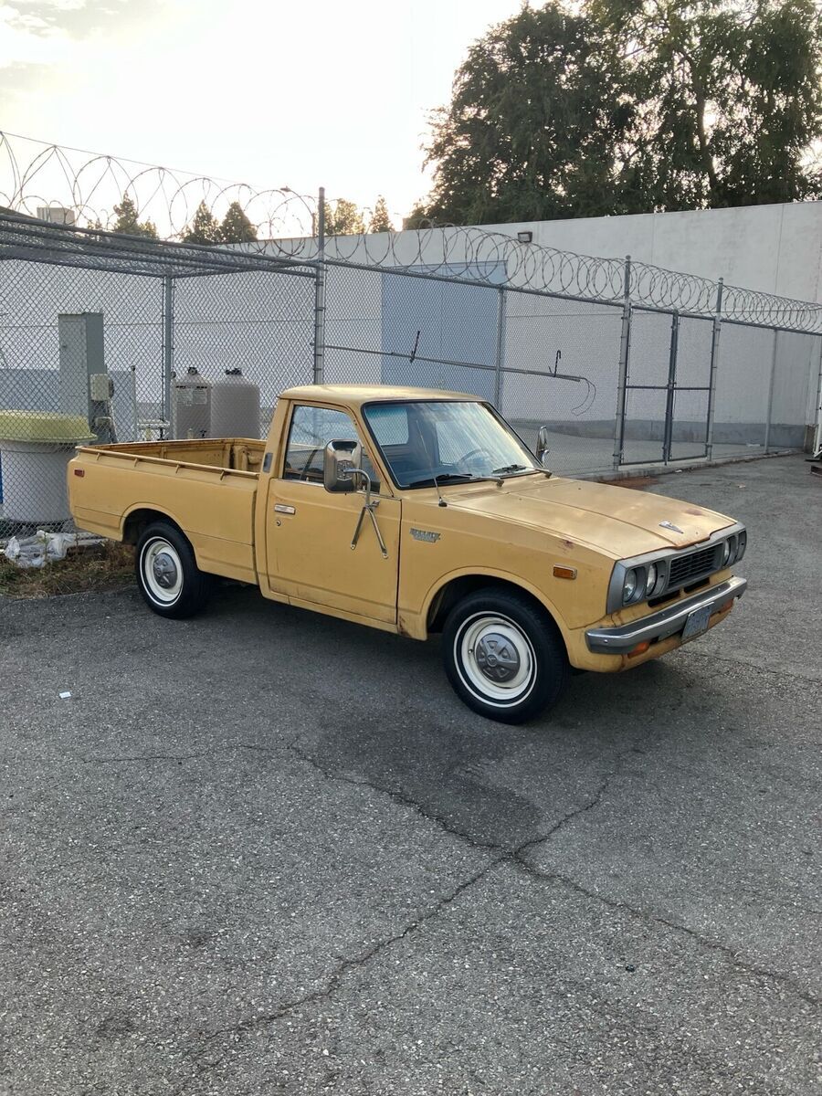 1973 toyota hilux yellow