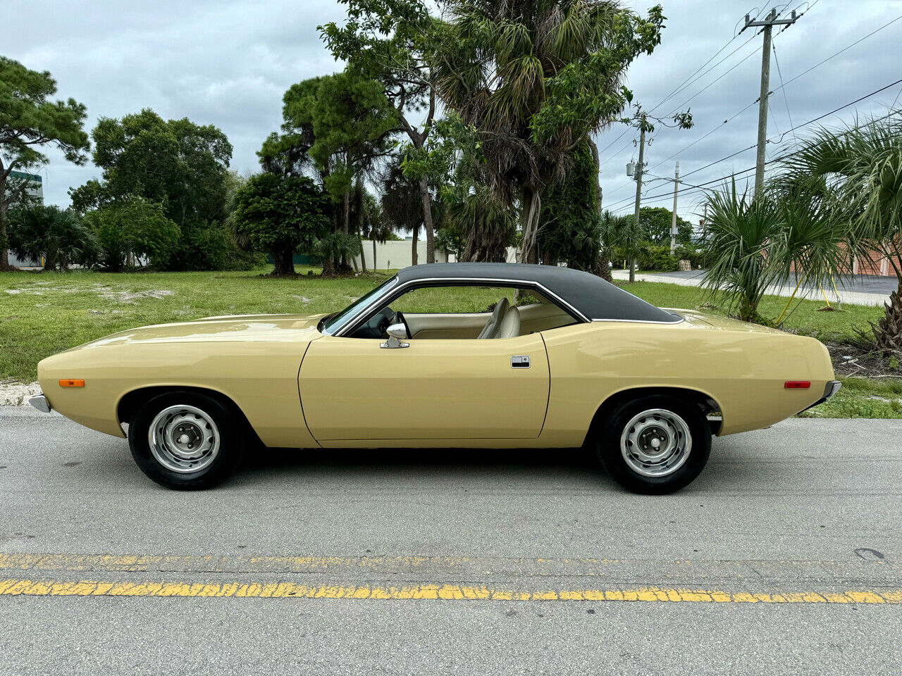 1973 plymouth barracuda coupe