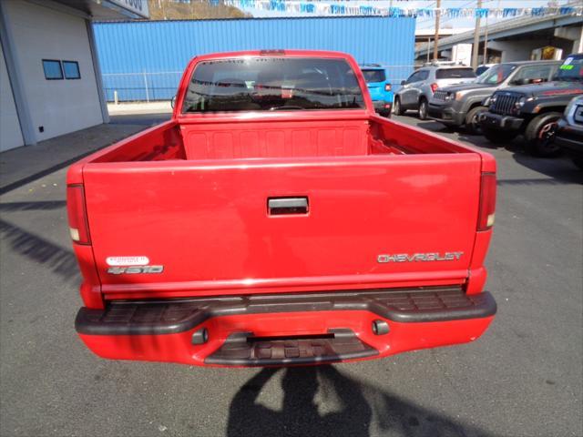 2000 chevrolet s-10 base