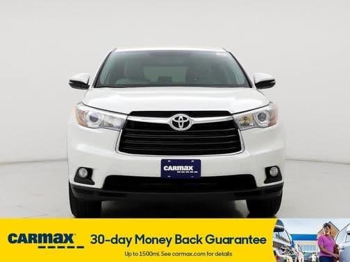 2016 toyota highlander in canton, michigan