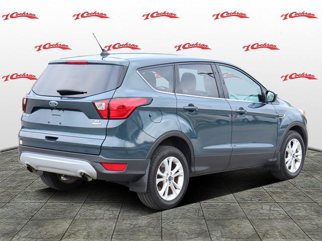 2019 ford escape se