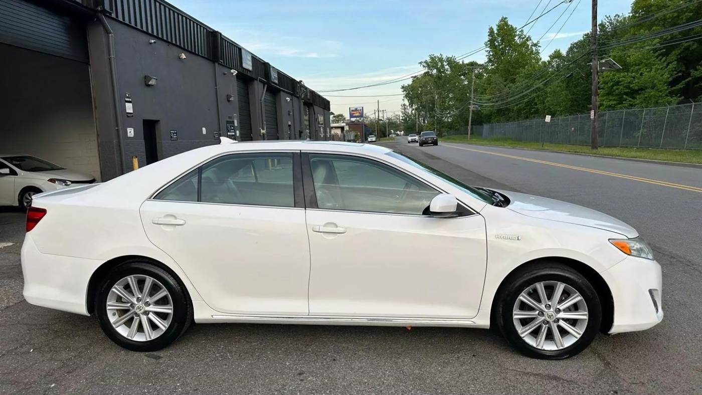 2012 toyota camry hybrid xle