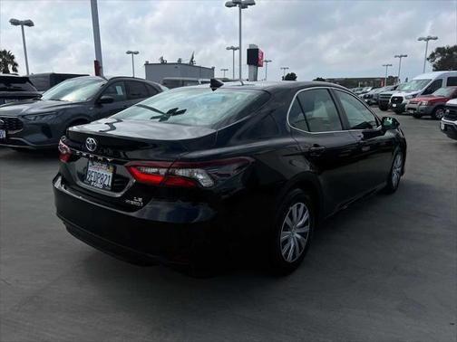 2022 toyota camry hybrid