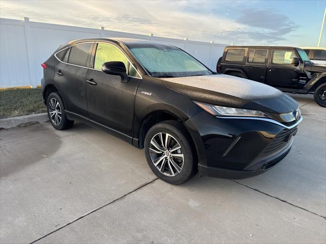 2021 toyota venza le