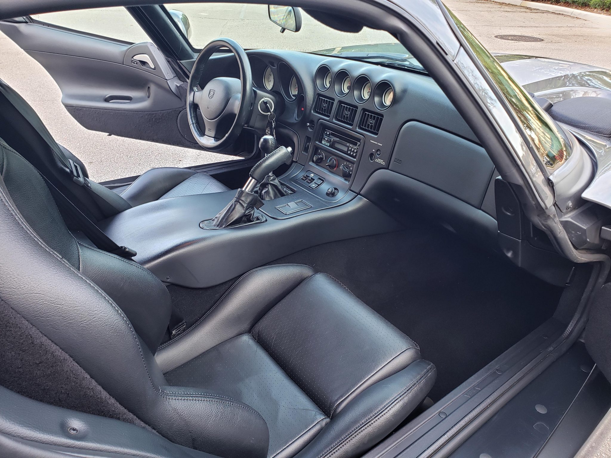 2002 dodge viper gts