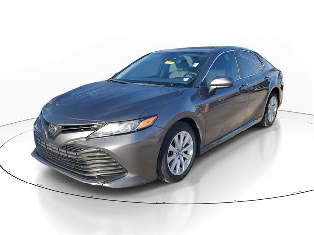 2020 toyota camry le
