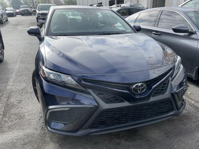 2022 toyota camry se