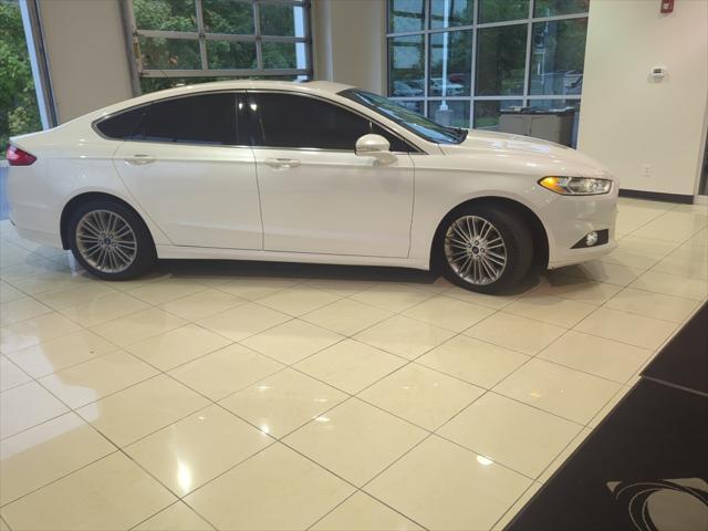 2016 ford fusion se