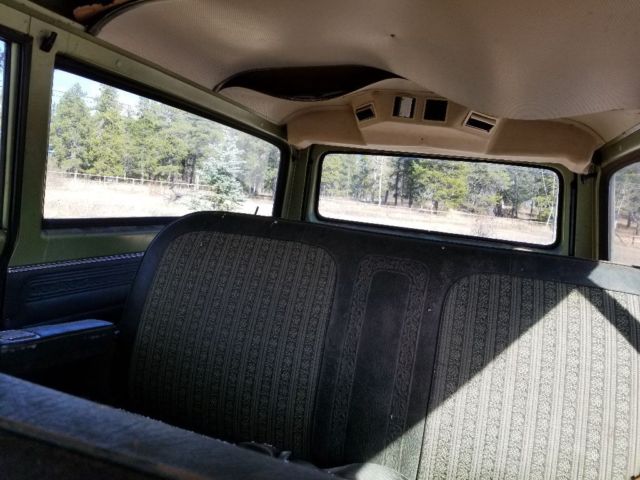 1972 3 door chevy suburban custom/10 deluxe