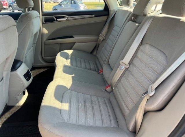2019 ford fusion se