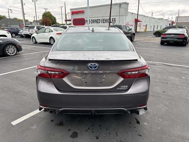 2022 toyota camry hybrid xse