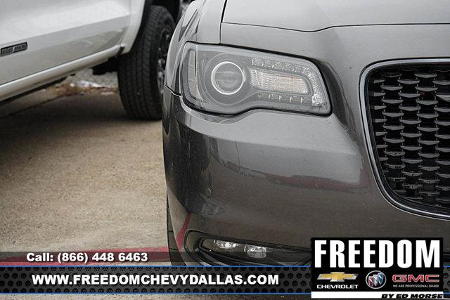 2022 chrysler 300 s