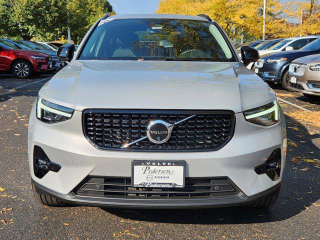 2024 volvo xc40 b5 ultimate dark theme