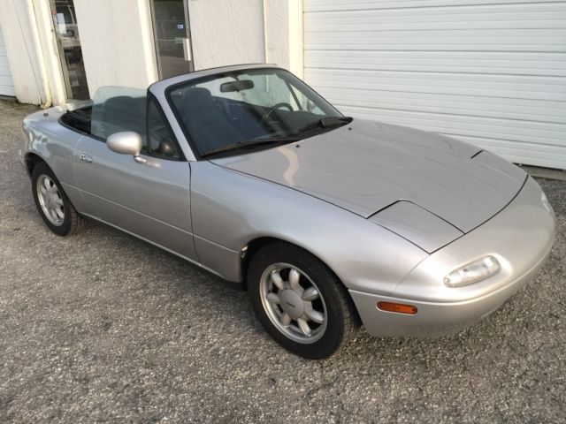 1991 mazda mx-5 miata convertible 2-door automatic