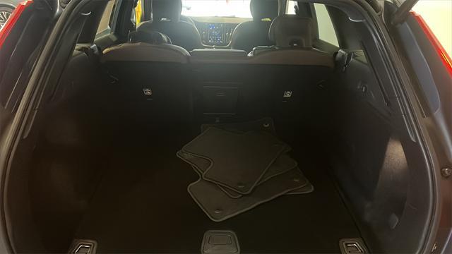2022 volvo xc60 b5 momentum